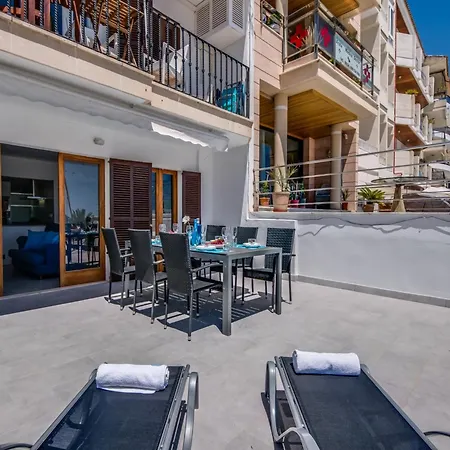 Seafront With Balcony Apartment *
